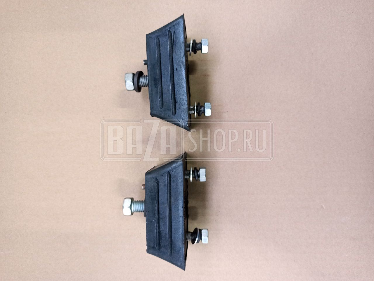 Подушка  двигателя ГАЗ Волга усиленная (комплект 2 ШТ. с крепежом в сборе) "Riginal" / RG-3102-1001804